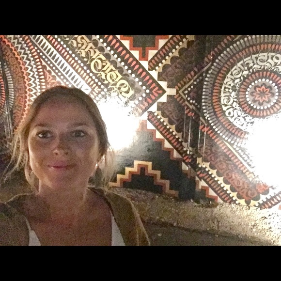 Meet your Posher, Alice - Picture 1 of 3